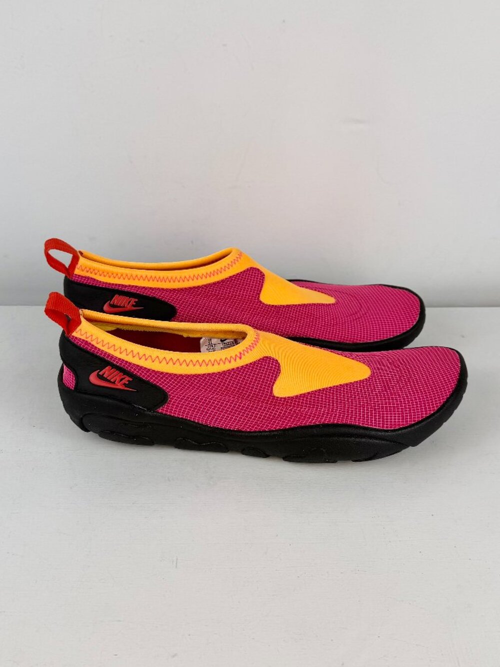 Women's 11 - Nike Aqua Turf Vivid Pink Laser Orange - FZ5628-600 - Picture 2 of 9